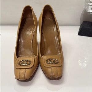 Gucci Elegant Tan Leather Women's Shoes